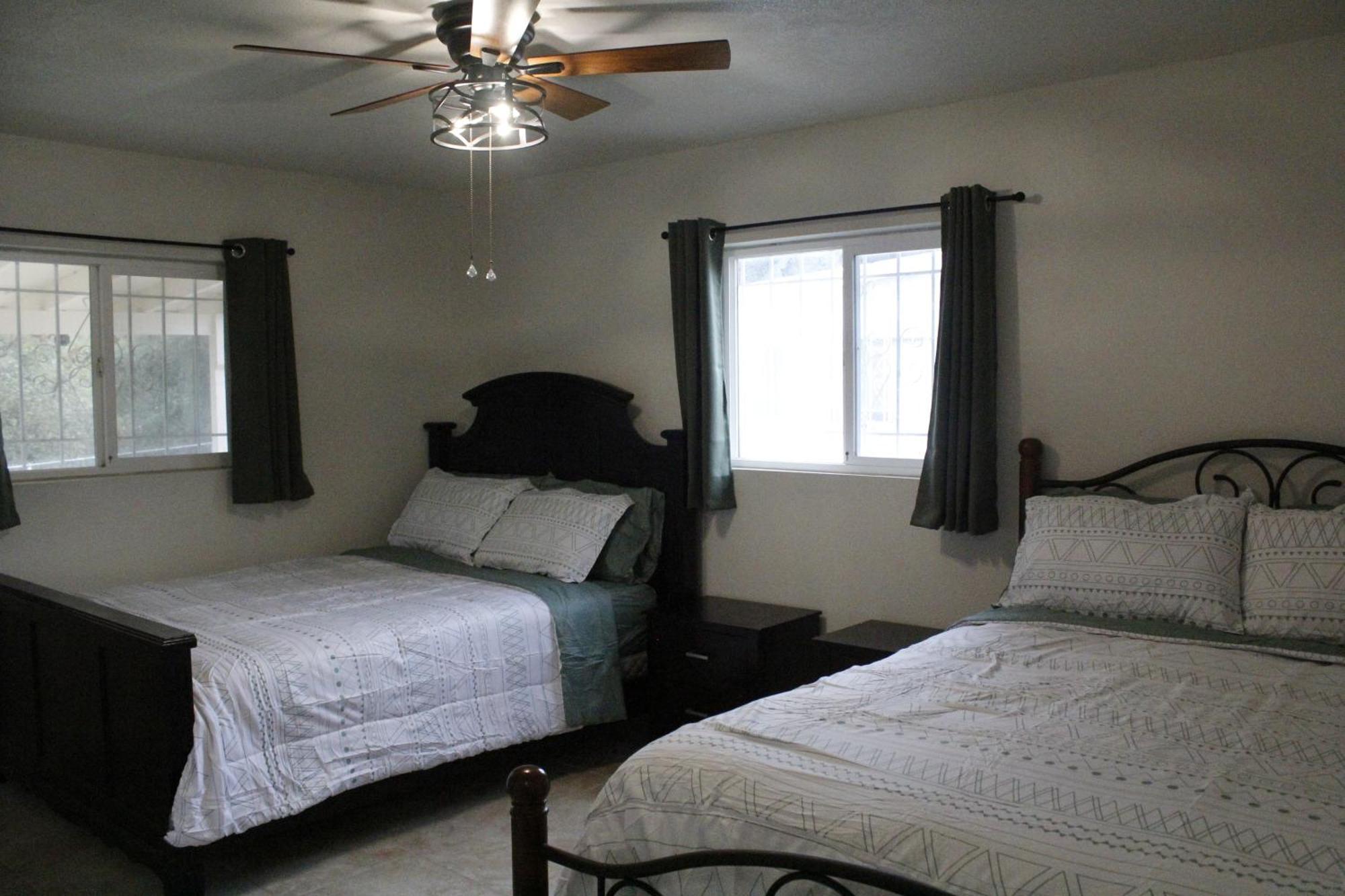 Hummingbird Hill - Entire Cabin Dunlap エクステリア 写真