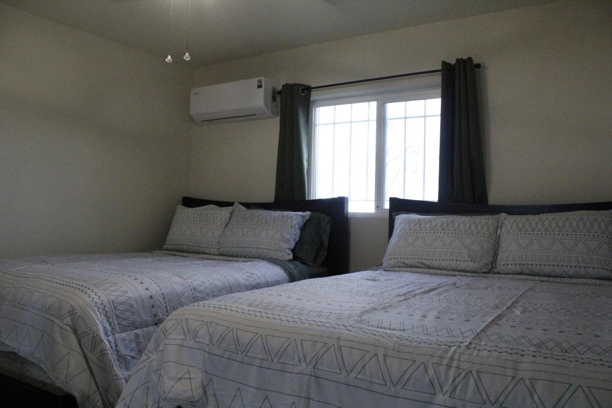Hummingbird Hill - Entire Cabin Dunlap エクステリア 写真
