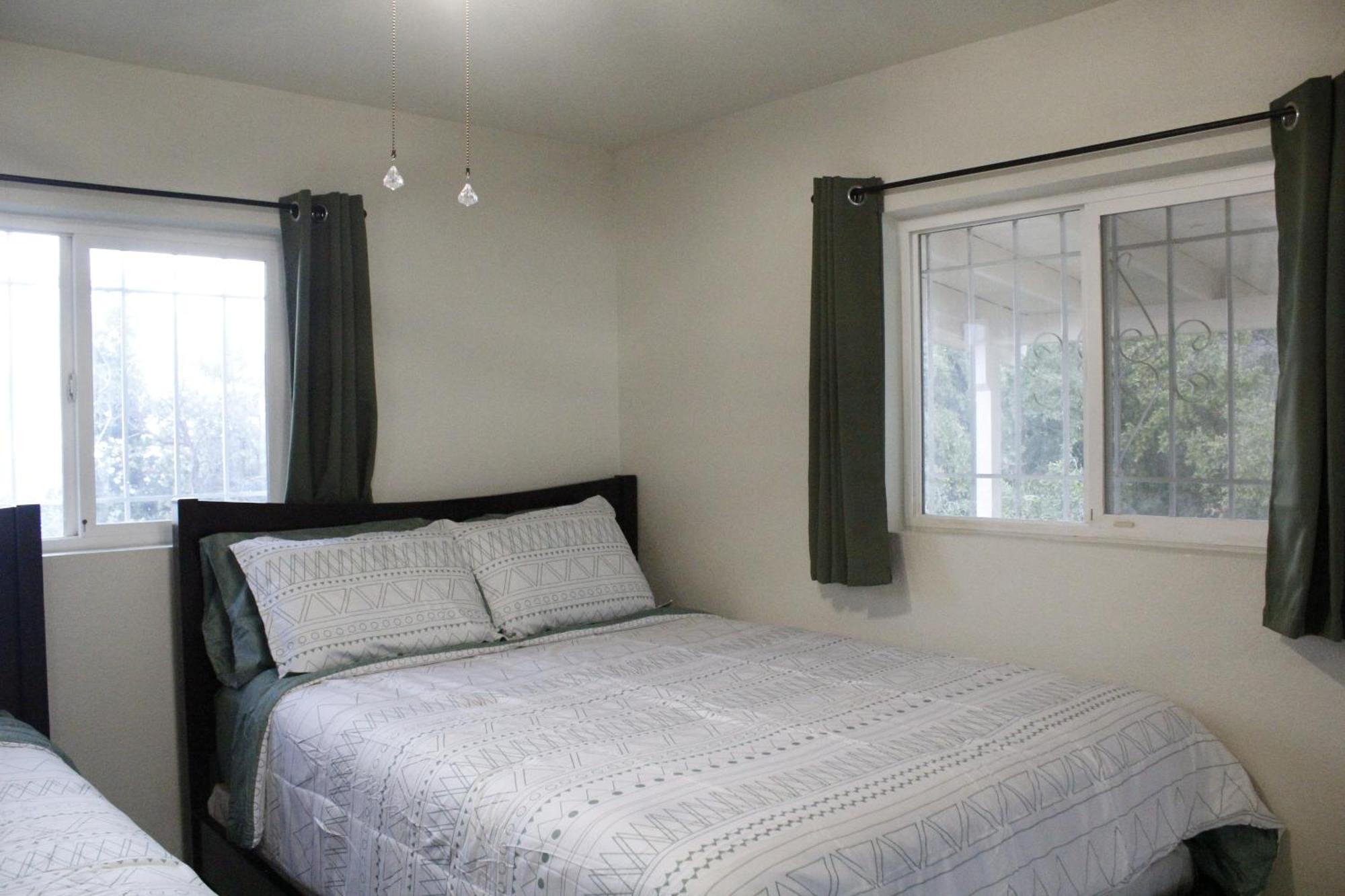 Hummingbird Hill - Entire Cabin Dunlap エクステリア 写真