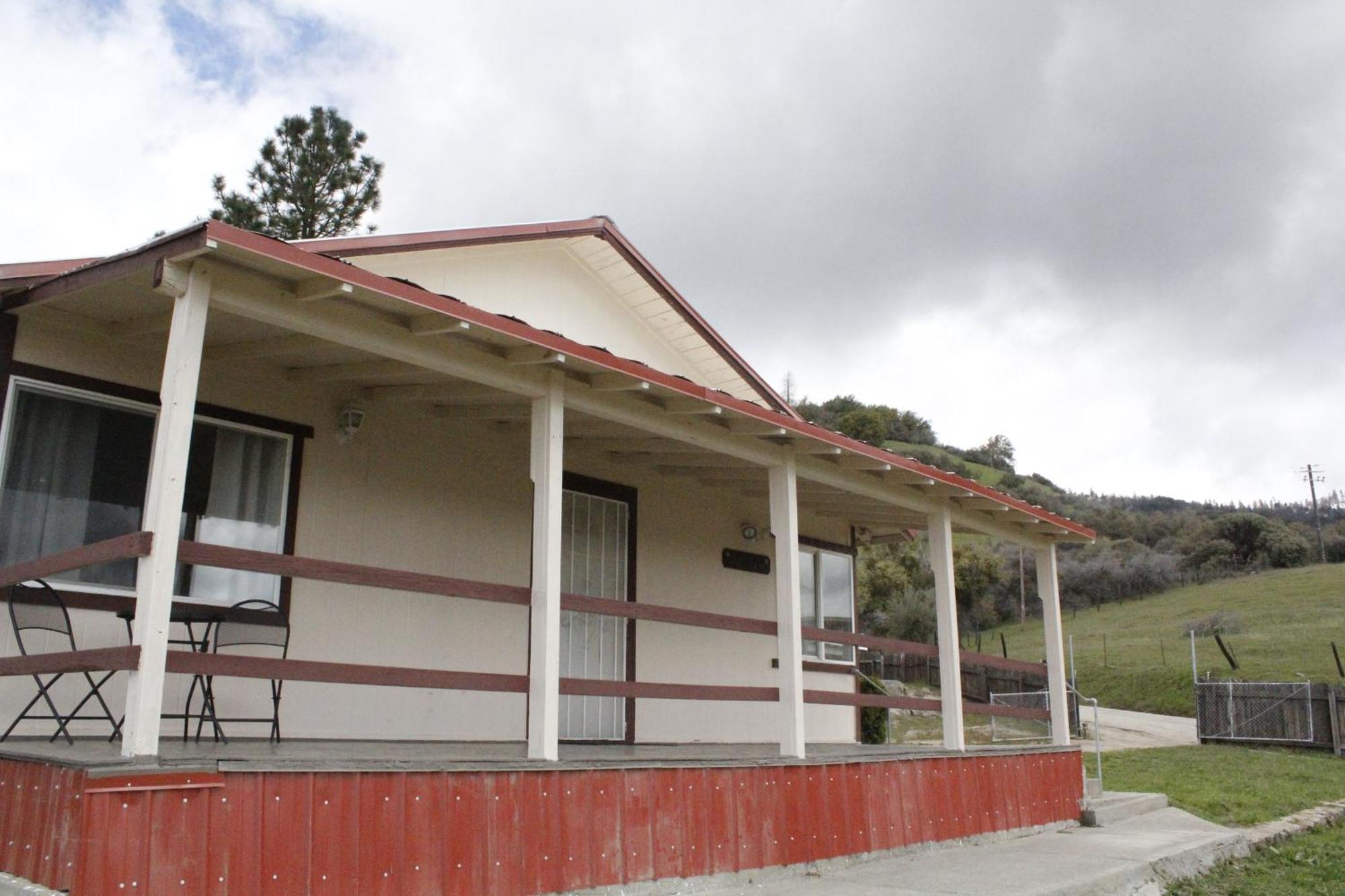 Hummingbird Hill - Entire Cabin Dunlap エクステリア 写真